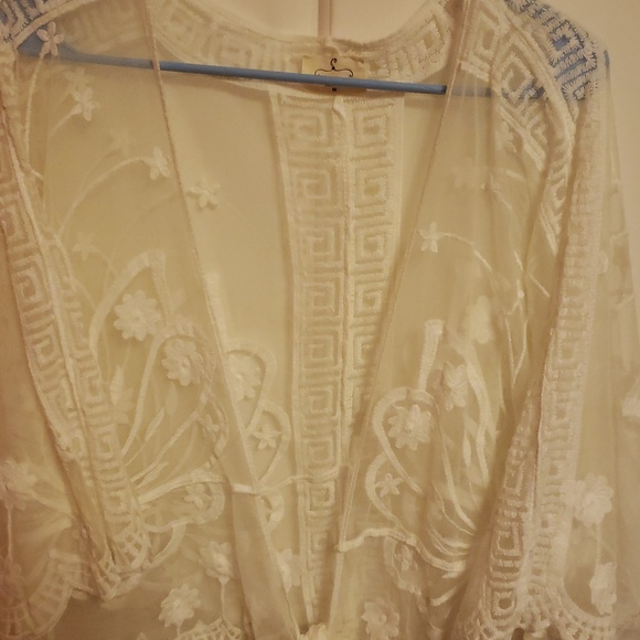 LACE WRAP - Picture 1 of 7